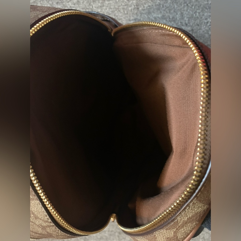 Coach Court Backpack in Signature Canvas - Picture 10 of 12